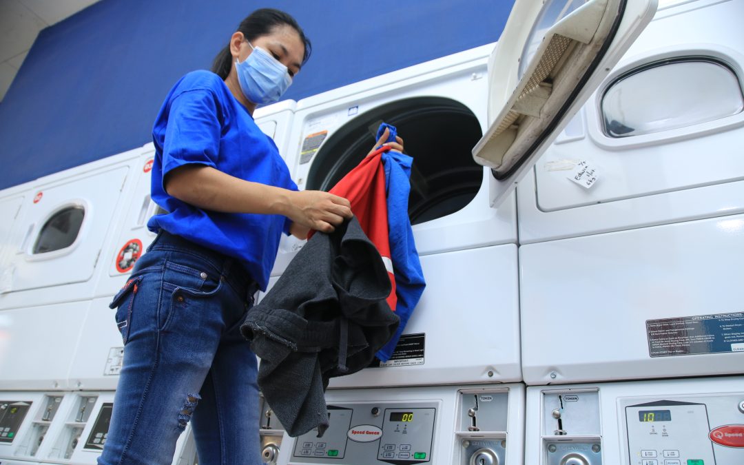 4 Cara Mencuci Baju Olahraga